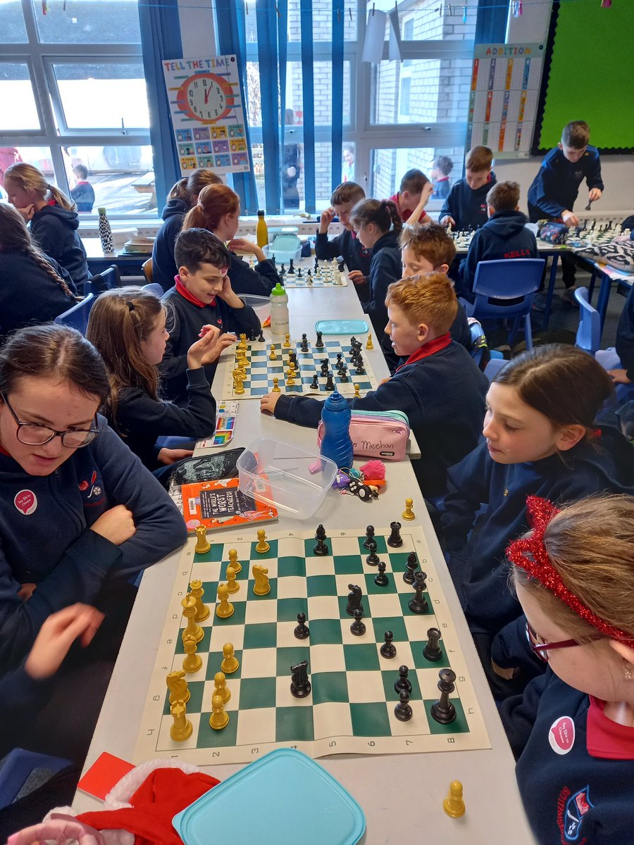 NewmarketNS's tweet image. ♟️♟️Great to see lots of new faces at Chess club. @Ficheall_ie @ClareEdCentre #ChessTuesday