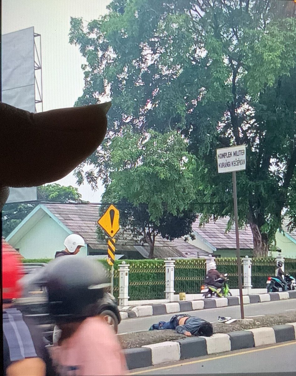 praz122's tweet photo. @sandii_setiawan @campusbois1923 https://t.co/Ib1Pbvyy40