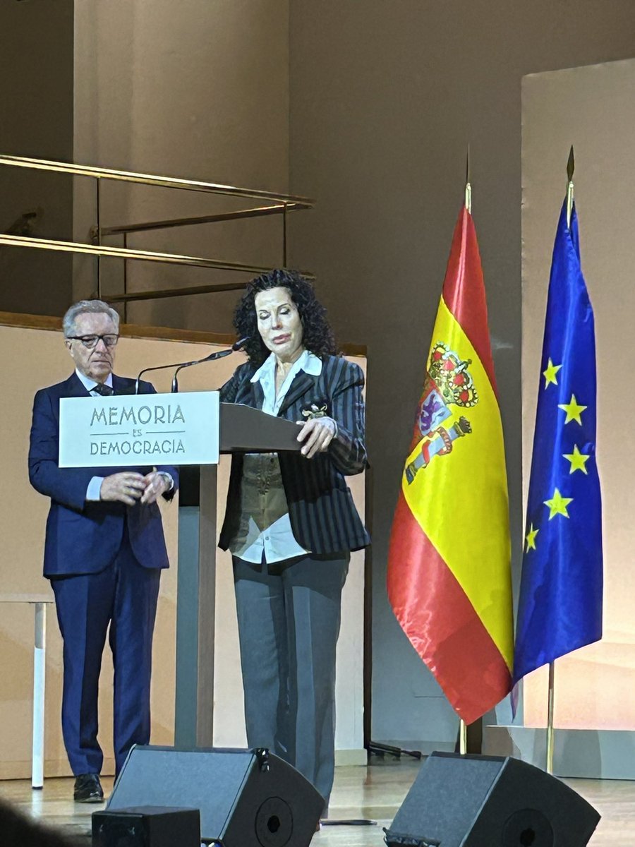 UnaiSordo's tweet photo. En el día de homenaje a todas las víctimas del Golpe Militar, la Guerra y la Dictadura.
Habla la nuera de Miguel Hernández, en representación de las 21 personas homenajeadas este año.
Memoria, justicia y reparación. https://t.co/vdfzvzcd0B