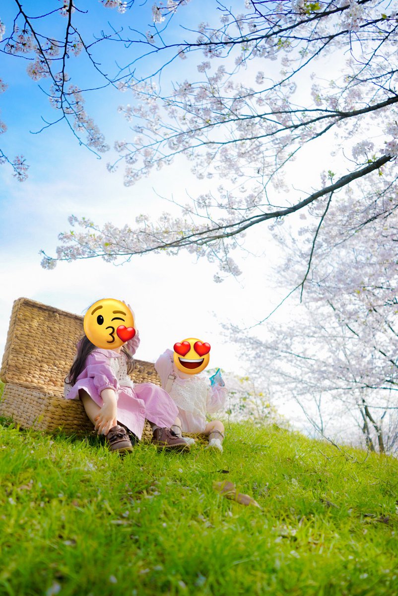 TAKI_ymgc's tweet photo. @colorsfmy おはようございます！山口の大工さんです！
今年もこのトークテーマ待ってました！
今年も子どもたちの写真を沢山撮りました！
多分1万枚くらい撮影したと思います！笑
来年も子どもたちを山口県の風景と撮影したいです！ https://t.co/7RuRTDunbm