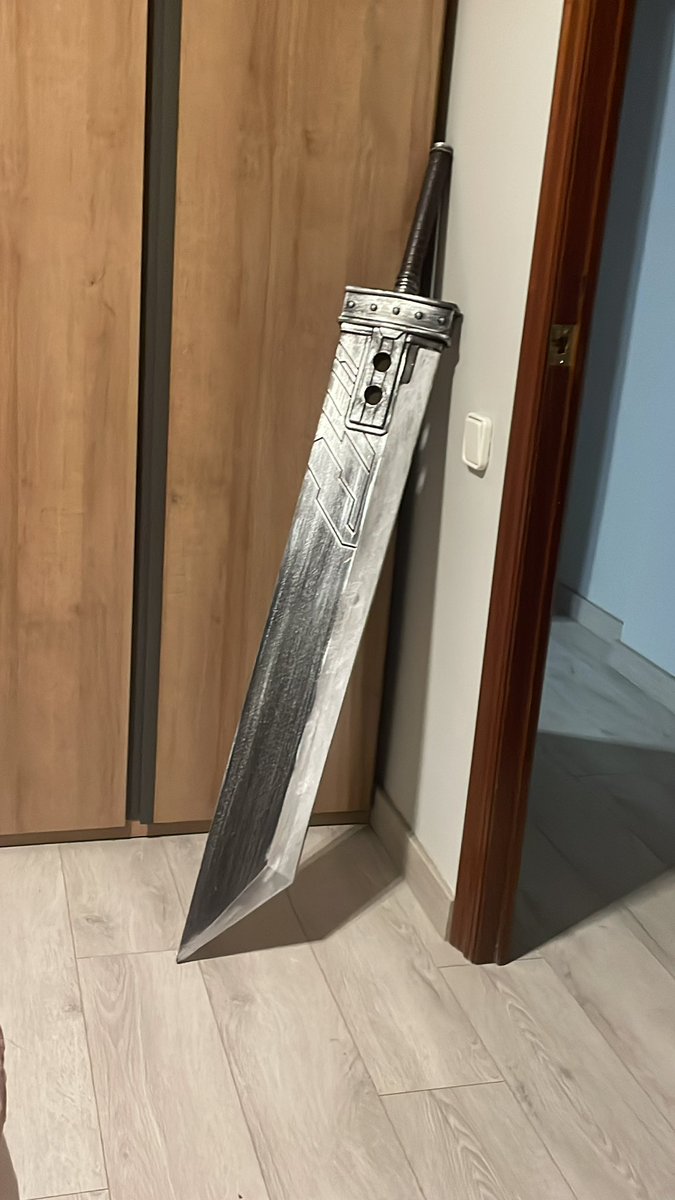 Andreuromero76's tweet photo. que se preparen los de RD que sali armao de midgar señores😈 https://t.co/wgcJSpkRHm