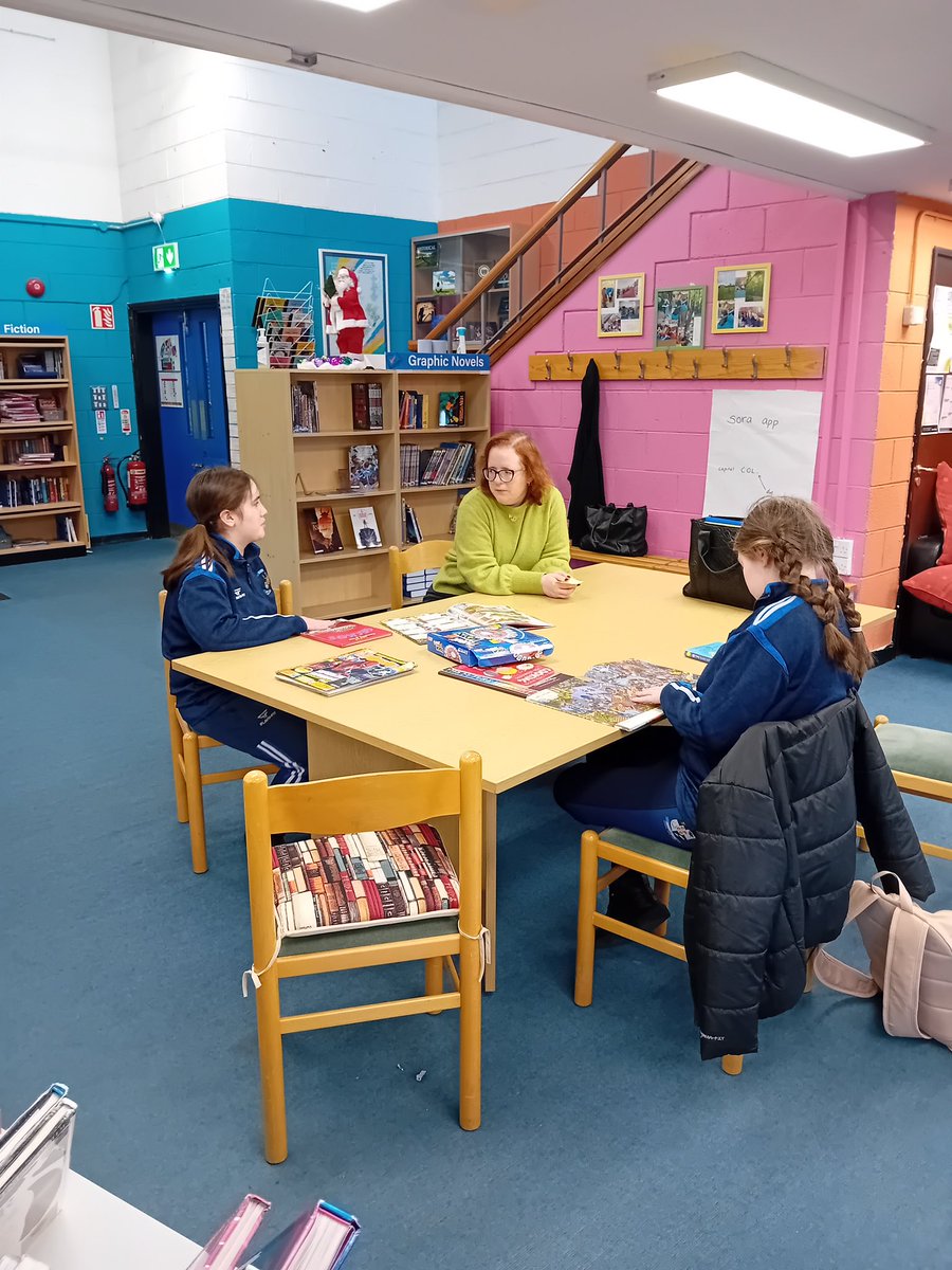 CollinstownPark's tweet photo. A snapshot of fun going on in the library for 1G #WeAreCPCC #Teamddletb 🎄📚 @collinstpklib https://t.co/tyoC3m9WsX