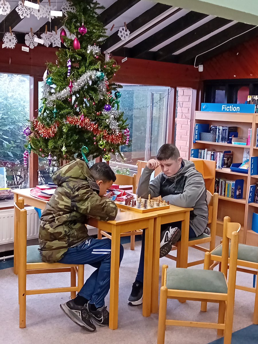 CollinstownPark's tweet photo. A snapshot of fun going on in the library for 1G #WeAreCPCC #Teamddletb 🎄📚 @collinstpklib https://t.co/tyoC3m9WsX