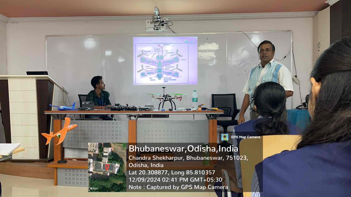 gpbbsr2017's tweet photo. Hands on skill on Drone Technology @gpbbsr2017 
Students of Electrical and E&amp;TC got an opportunity to assemble a Drone and fly it within a week. 
@skilled_odisha 
@SDTEOdisha https://t.co/1jTjL9E5vx