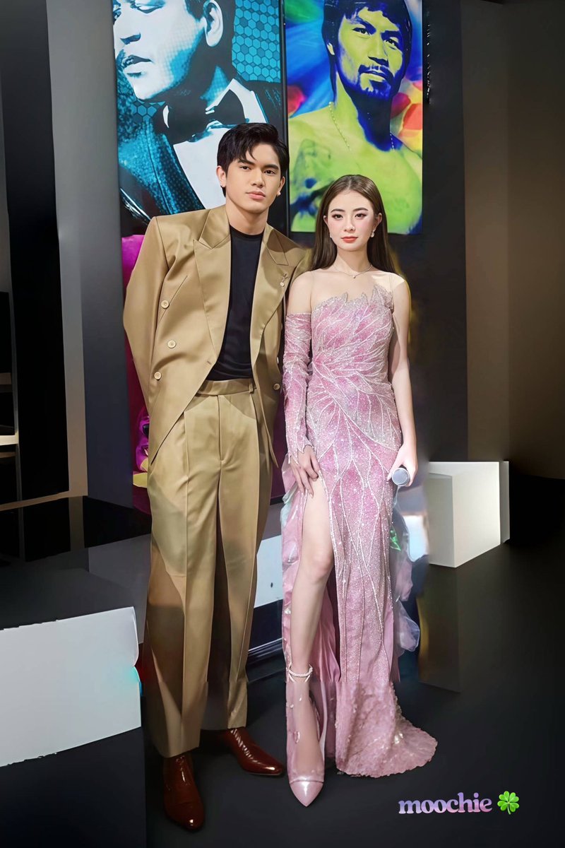 dddmmm000333's tweet photo. Ang expensive duo

JARFYANG SHARE THE LOVE #JarFyang https://t.co/KXj8US70yI