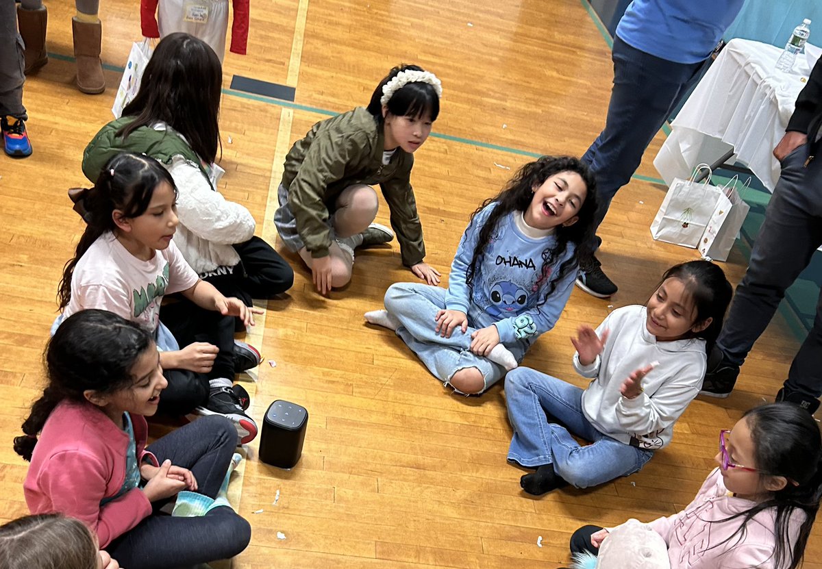 VBGCQ (@vbgcq) on Twitter photo The kids from our programs at the Club, PS 398 & IS 10 enjoyed a holiday party thrown by our amazing partners at <a href="/SpinMaster/">Spin Master</a> ๐ The kids got to jump in the bounce house, play all sorts of games & receive a toy for themselves and one to give to a friend or family member๐ The kids from our programs at the Club, PS 398 & IS 10 enjoyed a holiday party thrown by our amazing partners at <a href="/SpinMaster/">Spin Master</a> ๐ The kids got to jump in the bounce house, play all sorts of games & receive a toy for themselves and one to give to a friend or family member๐