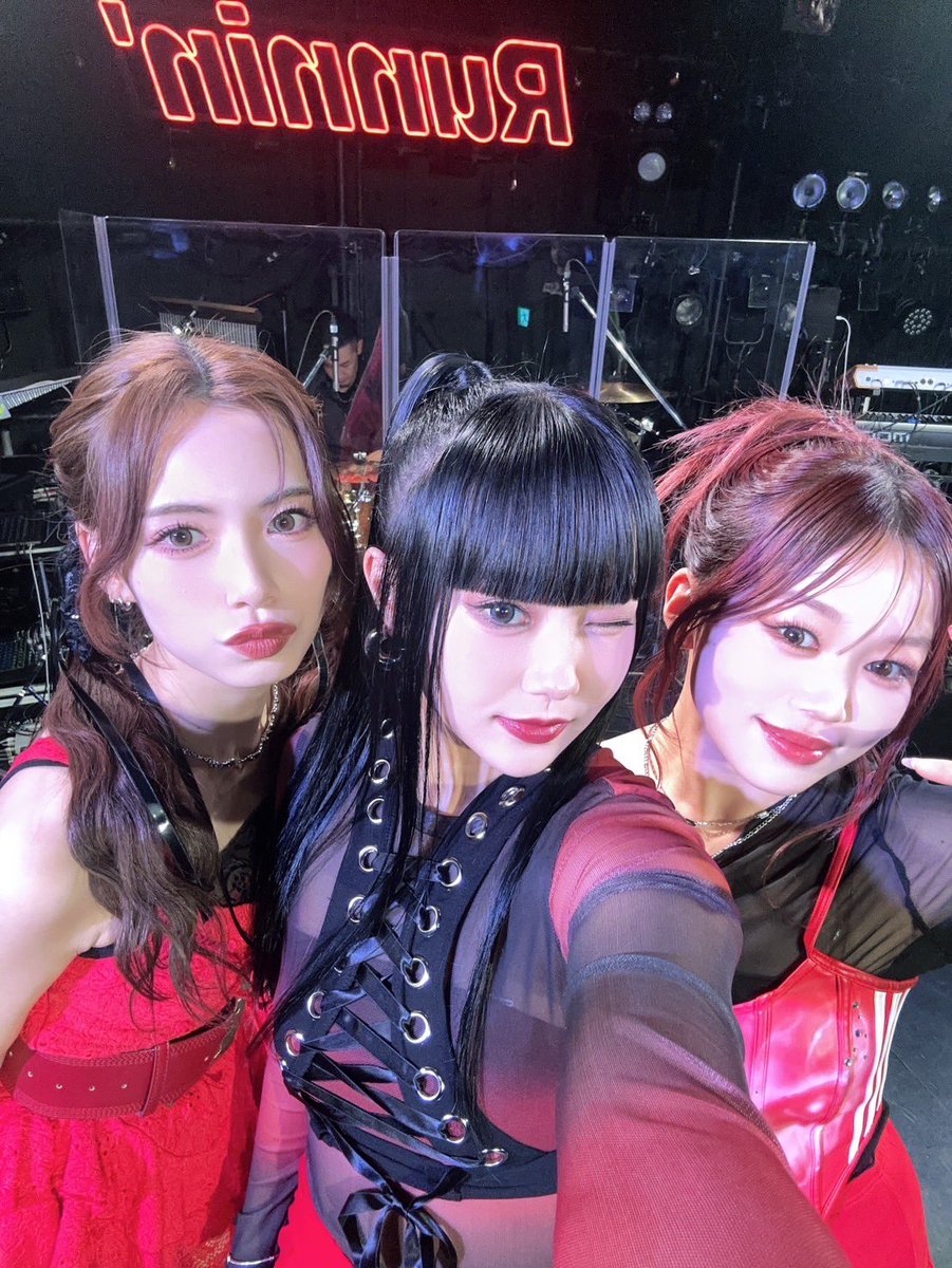 iscream_ldh's tweet photo. iScream LIVE TOUR 2024 "Runnin'"
in OSAKA

YUNAの地元、さすが関西パワーでした🐙

NEXT 12/20 FUKUOKA
ファイナル楽しみましょう❤︎

#iScream #RUI #YUNA #HINATA
#Runnin' #LIVE https://t.co/h2S2hlUHOW
