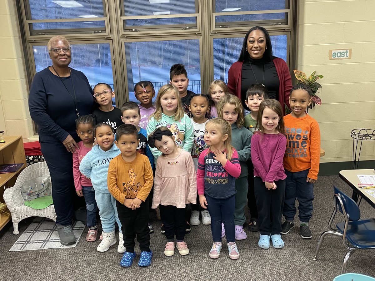 Congratulations to our 2024-25 Teacher of the Year Ms. Kiasha Jones! 🥳 🎉 👏 

Ms. Jones teaches Early Childhood - 3/4 year olds &amp; kindergarten. 

Her students and their families are blessed to have her in their lives! 

Congrats again Ms. Jones!
