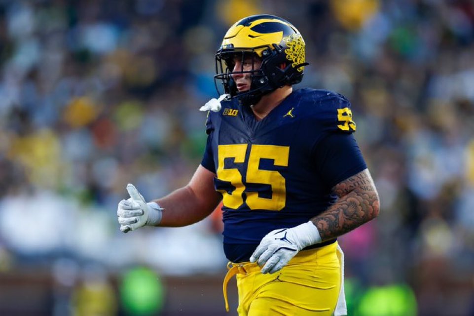 PureCFB's tweet image. BREAKING🚨 Michigan star Mason Graham has declared for the draft and hired Drew Rosenhausen and Ryan Matha to represent him. 

Rosenhausen expects him to go “in the top five picks”.