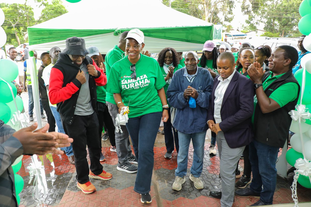 Spreading joy in Machakos! 🎉 Safaricom's #SambazaFurahaNaSafaricom  brings a vibrant franchise launch, empowering merchants, and heartfelt community gifting with goats and chickens. Together, we grow!
<a href="/SafaricomPLC/">Safaricom PLC</a>