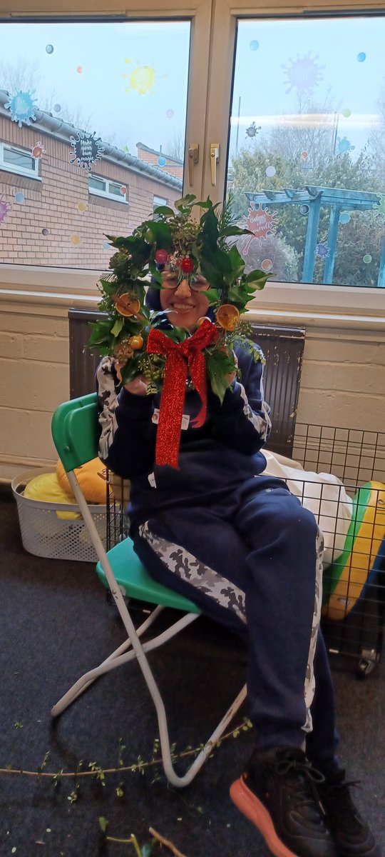 Thanks to Rachel for facilitating a wonderful Wreath Making workshop this morning. We loved it &amp; are all very proud of our creations. #StAngelasSALTIRE <a href="/St_Angelas_Pri/">St. Angela's Primary</a> #Community