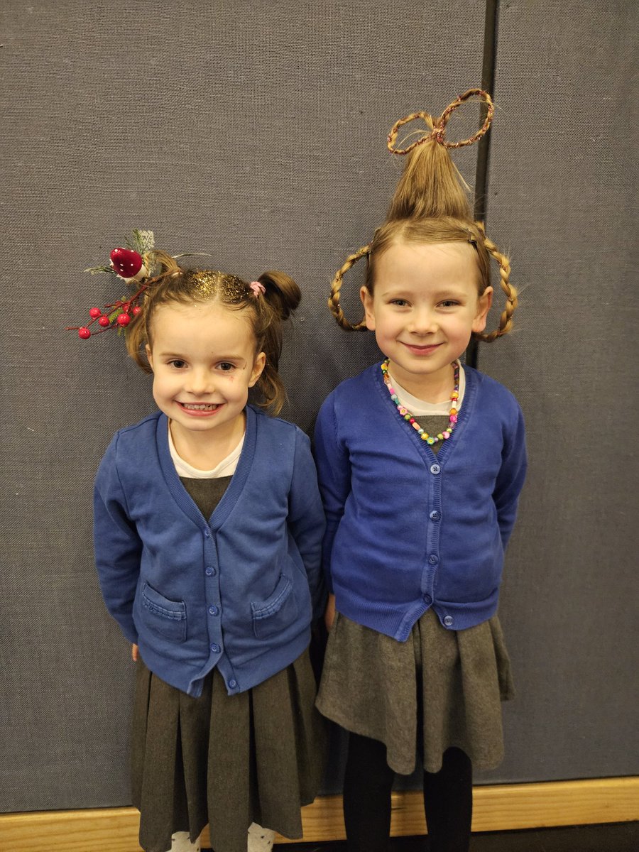 We have some fantastic hair styles in school today! All ready for The Grinch 💚 <a href="/MosesLeanne/">Miss L. Moses</a> <a href="/MissMHughes_/">Miss Hughes</a> <a href="/SychdynSchool/">Ysgol Sychdyn</a>