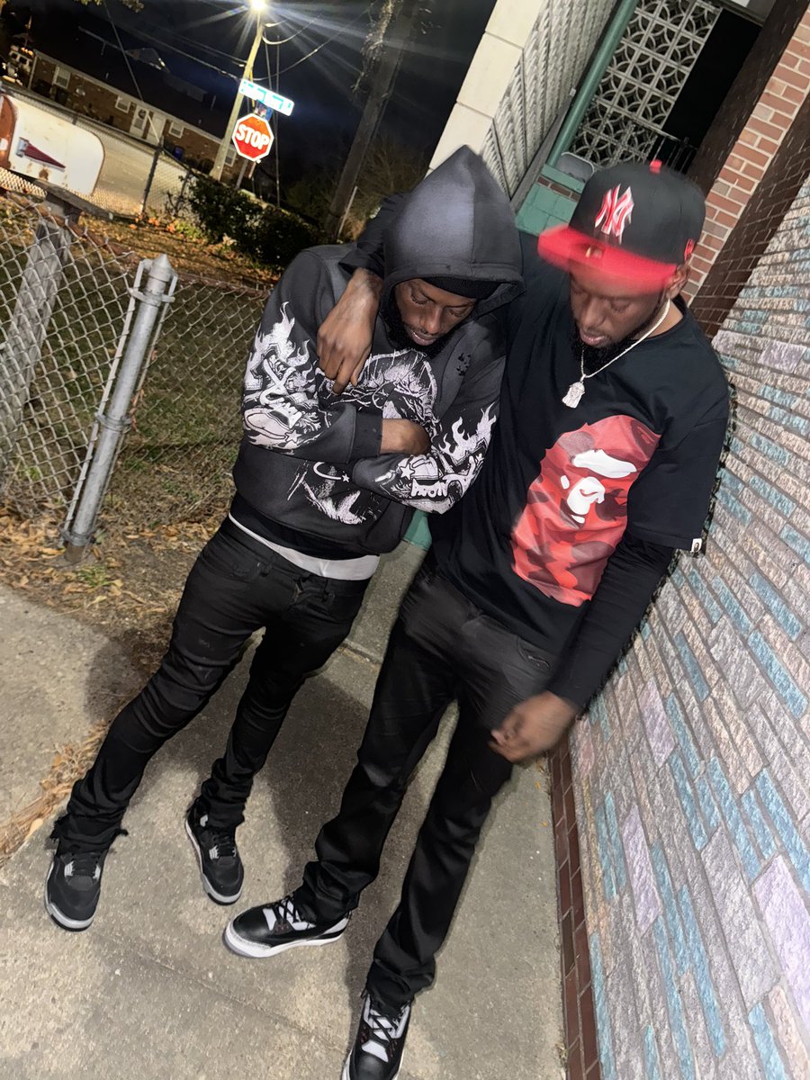 Creamtre's tweet photo. 🤝🏾 https://t.co/mUVgClCkxb