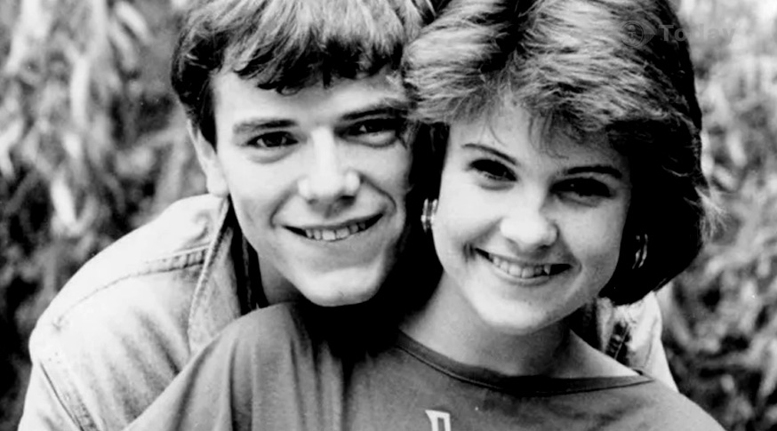 ATVToday's tweet photo. Brookside spin-off Damon and Debbie to stream on the STV Player #STV #STVPlayer #Brookside https://t.co/DWtH8I27I7 https://t.co/npxUKqEdgC