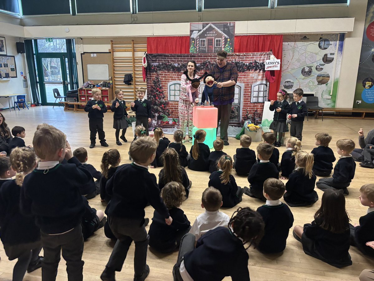 A magical morning thanks to <a href="/TheBibleTales/">The B Tales</a> we all feel super Christmassy! <a href="/LuntsHeathSch/">Lunt'sHeathSch</a>