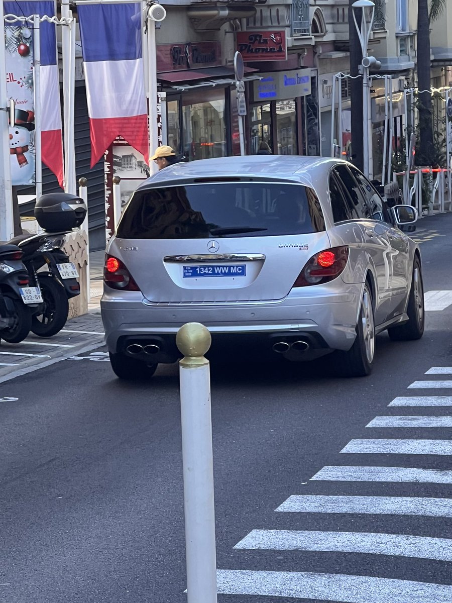 JEUninformed's tweet image. Somewhat unusual piece of kit spotted this morning walking to an appointment.. #brabus #r63 #r63amg #mercedes