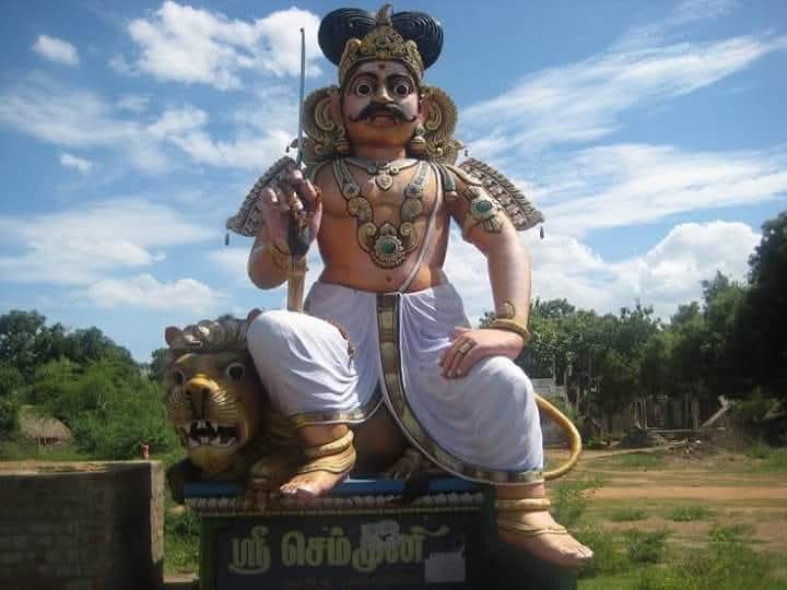 தமிழ் மண்ணில் கொண்டாடப்படும் குலதெய்வத்தின் பட்டியல் இதோ...

இதில் உங்கள் குலசாமி இருக்கா பாருங்கள்... அப்படி இருந்தா சொல்லுங்க (கமெண்டில்)... உங்கள் குலசாமி பெயர் விடுபட்டு இருந்தாலும் சொல்லுங்க...

இந்தப் பட்டியலில் இப்பொழுது பார்ப்பனர்கள் அறிமுக படுத்தி  நீங்கள் வழங்கும் எந்த