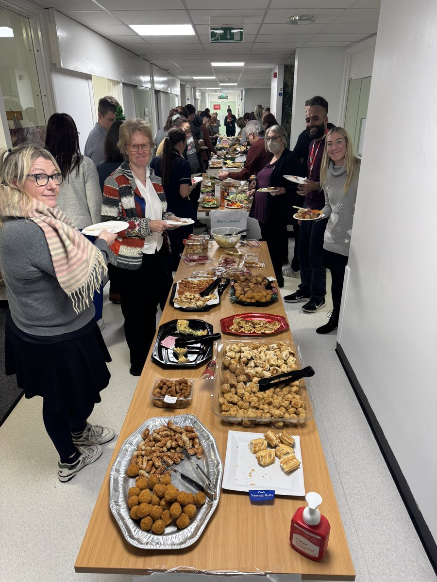 Delighted to have our <a href="/LDC_tweets/">🌱Leicester Diabetes</a> Xmas Fuddle

What a spread of a festive feast 🎉

And what an amazing team 👏👏👏

Thank you all 🙏🏻