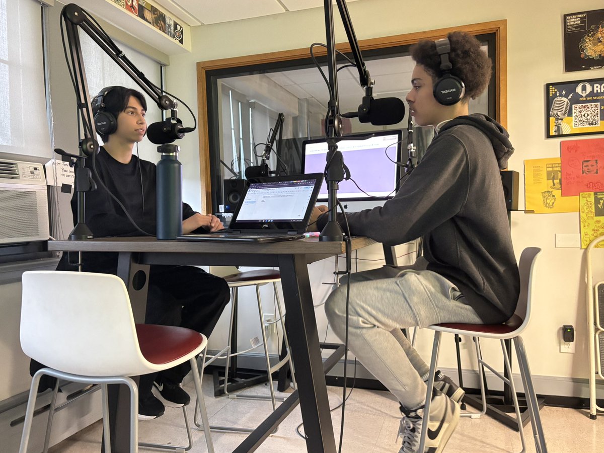 Ossining Media (@ossiningtv) on Twitter photo 🎙️🚨New Podcast 🚨 check out Sound Waves today on <a href="/ORadioOHS/">O-Radio OHS</a>! This show talks about music and music events that the hosts have attended or are looking forward to. 🎙️🚨New Podcast 🚨 check out Sound Waves today on <a href="/ORadioOHS/">O-Radio OHS</a>! This show talks about music and music events that the hosts have attended or are looking forward to.