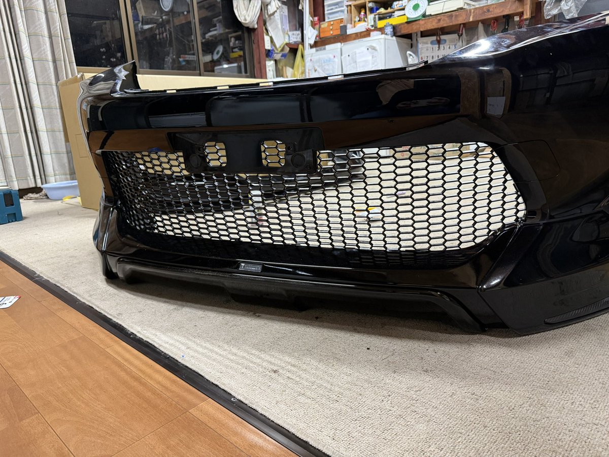 9aEldBG1eBKUZxb's tweet photo. #今年の仕様変更を振り返る

LD1の11jマイナスを通しでぶち込んで、
アウトリップにして
メッシュグリル、作って
フロントスポイラー変えて
メッキモールやらブラックアウトした。

納車して1年も経たずに、色々変わったかな🖌 https://t.co/KUKsGFcUId