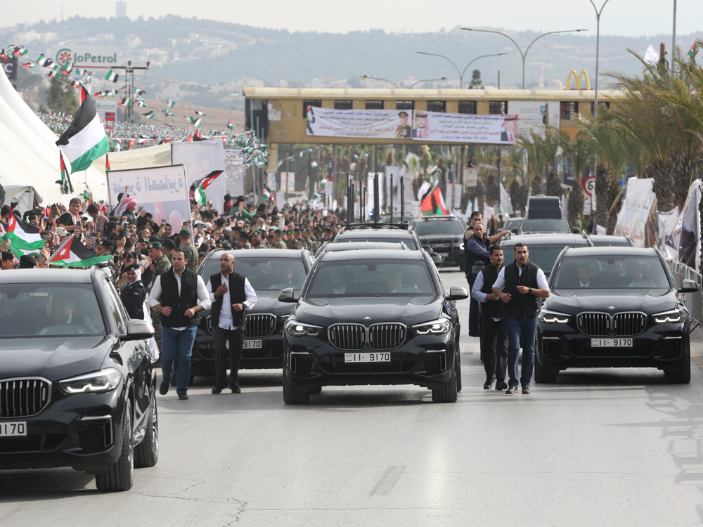 RHCJO's tweet photo. His Majesty King Abdullah II, accompanied by His Royal Highness Crown Prince Al Hussein, visits #Balqa Governorate as part of outreach visits on the occasion of the #SilverJubilee
#Jordan https://t.co/vzrixeErrX