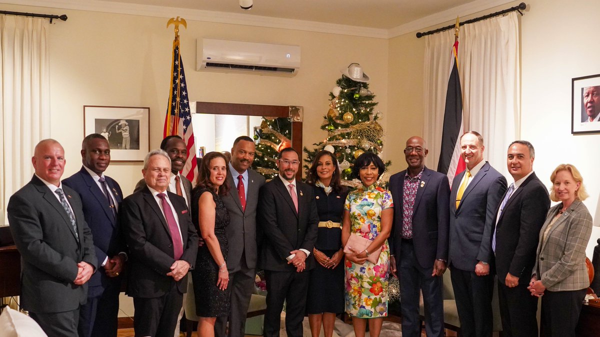 USinTT's tweet image. I was honored to host Commander #SOUTHCOM Admiral Alvin Holsey and Prime Minister Dr. Keith Rowley and their teams for discussions on improved #securitycooperation in Trinidad and Tobago and the region. #CANSEC2024 CBond