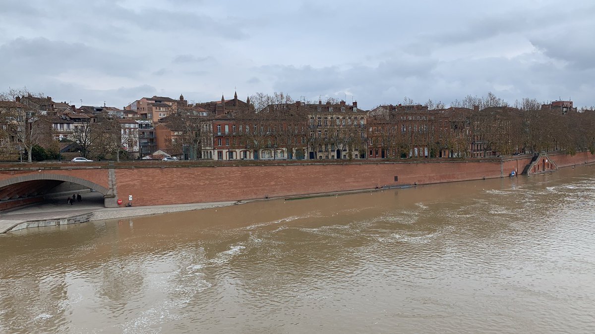 billbezac tweet media