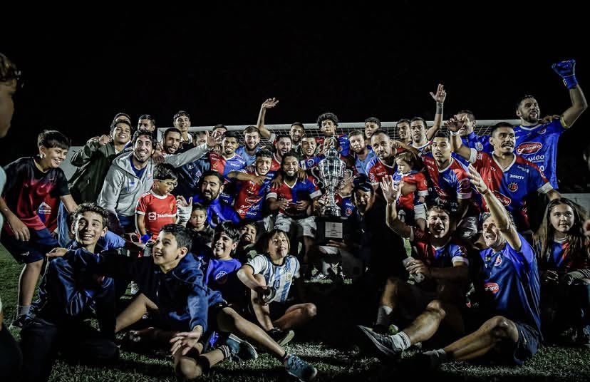 S A L Ú    C A M P E Ó N

En la noche de ayer <a href="/EstudiantesTbo/">Club Atlético Estudiantes Tacuarembó</a> sumo un nuevo título para su historial, sigue siendo el más laureado de <a href="/AFT_oficial/">AFTacuarembó</a> con 27 títulos oficiales. 
En la gran final volvió a vencer a Wanderers esta vez por 3 a 1.