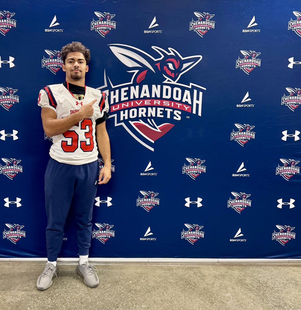 mdomingos06's tweet photo. Had a great time at @SUhornetsFB this weekend. Thank you @56ways and @yoder847 for the opportunity!! #MAD06 https://t.co/msjt990BGL