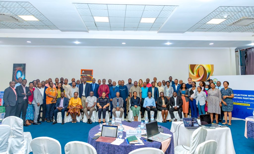 UNDP_Rwanda's tweet photo. Partnerships inspire progress!
We’ve kicked off a 2-day reflection meeting with our implementing partners in #Rwanda. We’re reflecting on:
✅ Milestones achieved
⚡ Challenges faced
💡 Innovative paths forward
Let’s keep collaborating for sustainable dev’t. #Partnership4Dev https://t.co/C9uWt932gU