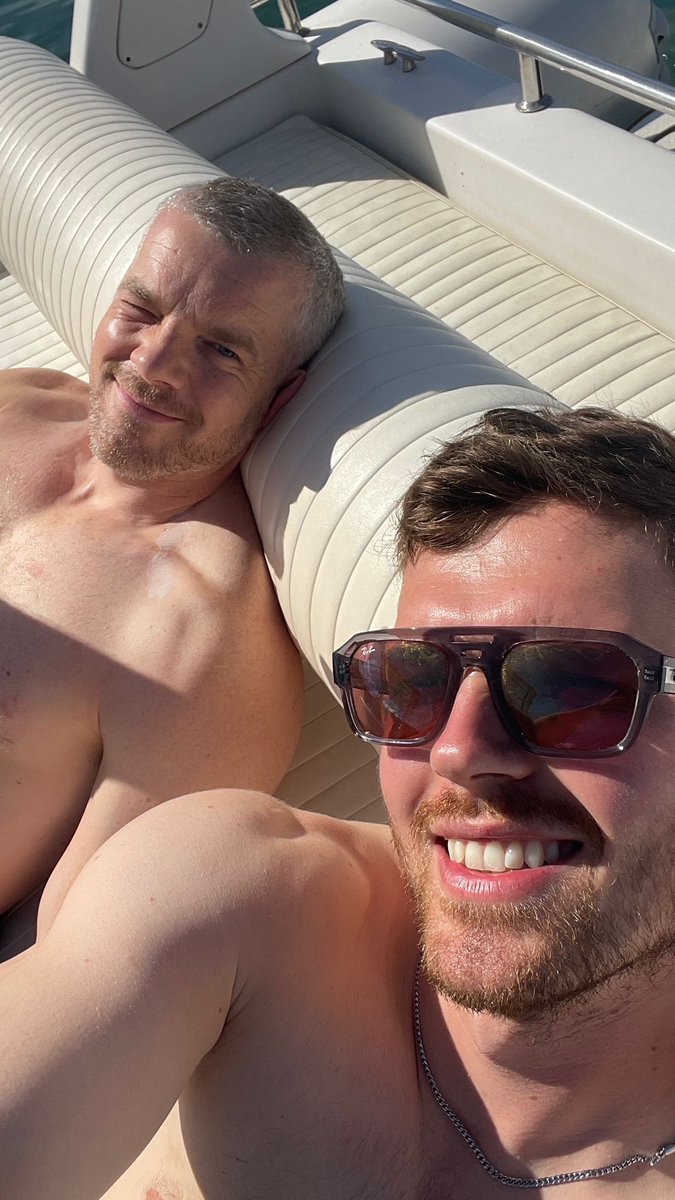 dholmeswilliams's tweet image. Day 80 of 80 on The War Between The Land and The Sea today 😢 Just wrapped on the legend Russell Tovey (@russelltovey), pictured here in warmer times. Sweetest man alive. Now for the edit…