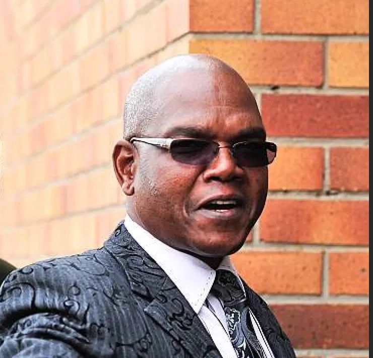 ZANewsFlash's tweet photo. NEWS: Former SAPS Crime Intelligence boss Richard Mdluli has lost his bid to have Legal Aid South Africa to fund his corruption, fraud, and theft case. 

Mdluli, Heine Barnard, and Solomon Lazarus allegedly looted the intelligence to fund their lavish lifestyle and those of their families.

This allegedly happened between 2008 and 2012 - The News Box