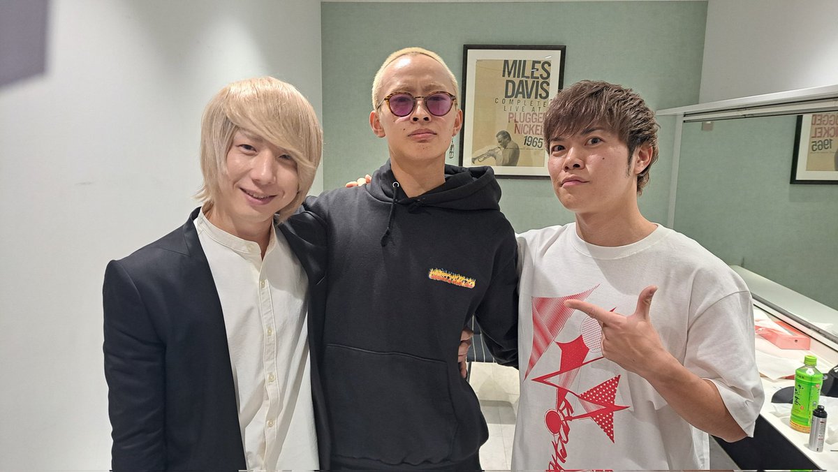 sakaeyatencho's tweet photo. 巨匠の弾き語り行ってみた https://t.co/DCLcvZAkNU