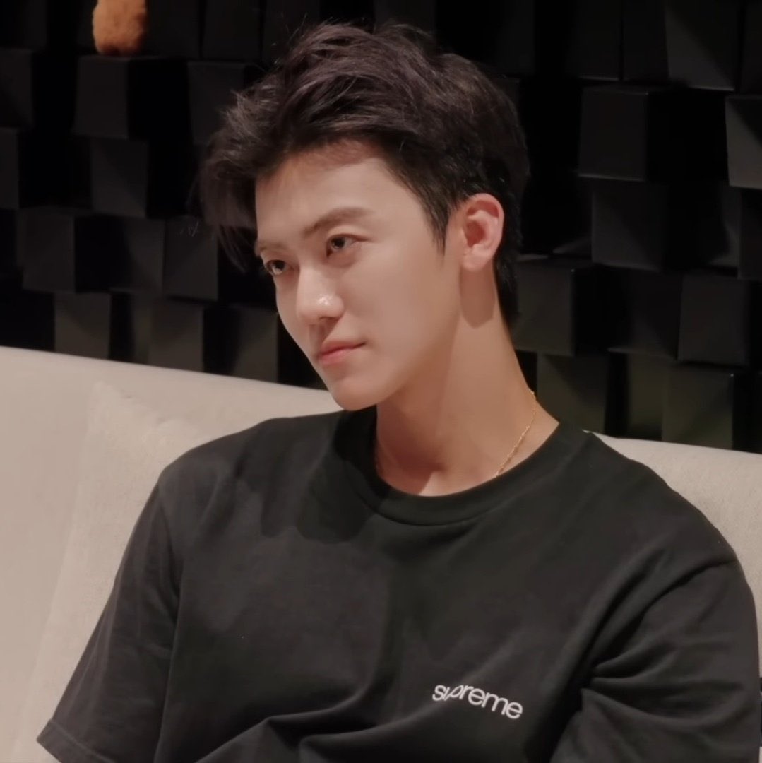 augustIune's tweet photo. BAREFACED JAEMIN. THATS IT. THATS THE TWEET. https://t.co/tomeHavabc
