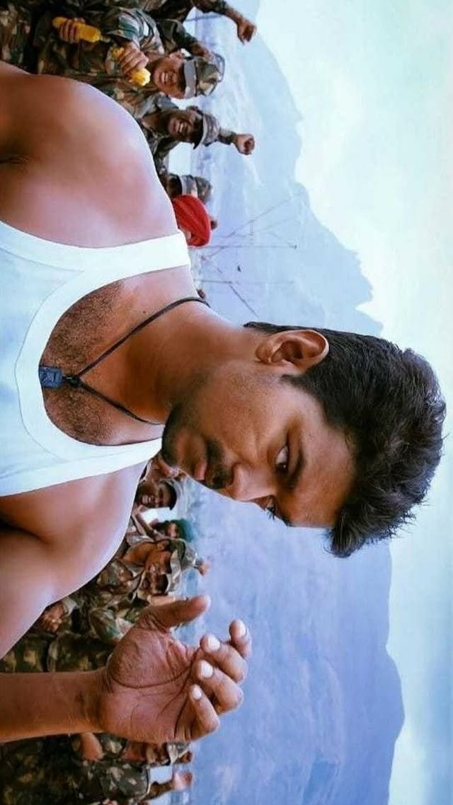 Yazhinii_sri's tweet photo. Thuppakki...🥵💎🩵
@actorvijay 
#Thalapathy69 https://t.co/8L9XEQzQ2z