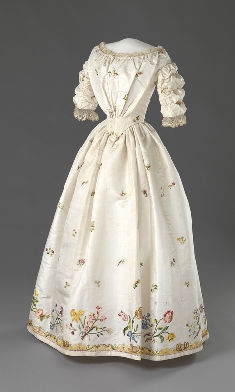Evening dress, 1840s. Digitalt Museum.