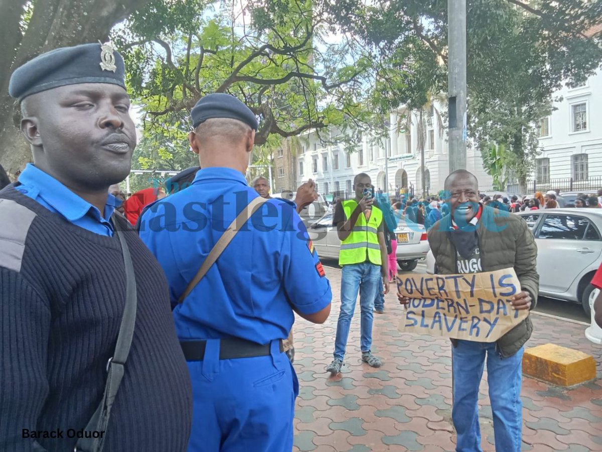 RevoltMankuyio's tweet photo. Julius kamau was Released Earlier today   and Re arrested ,he is currently at Parliament holding cells. 
Let's Retweet and hashtag FreeJuliusKamau

#FreeJulius kamau
#EndFemicideKE 
#EndFemicide https://t.co/3Zf3oMZn7g