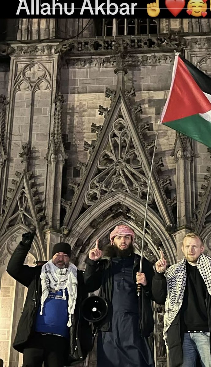 KoelnAnonymous's tweet image. #BruderKahled #BackDirEinEisDu Omairatte 
#Radikale #Islamisten Clowns 🤡 
Ton an 🔔