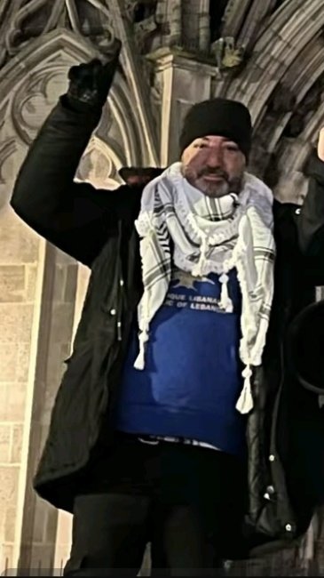 KoelnAnonymous's tweet image. #BruderKahled #BackDirEinEisDu Omairatte 
#Radikale #Islamisten Clowns 🤡 
Ton an 🔔