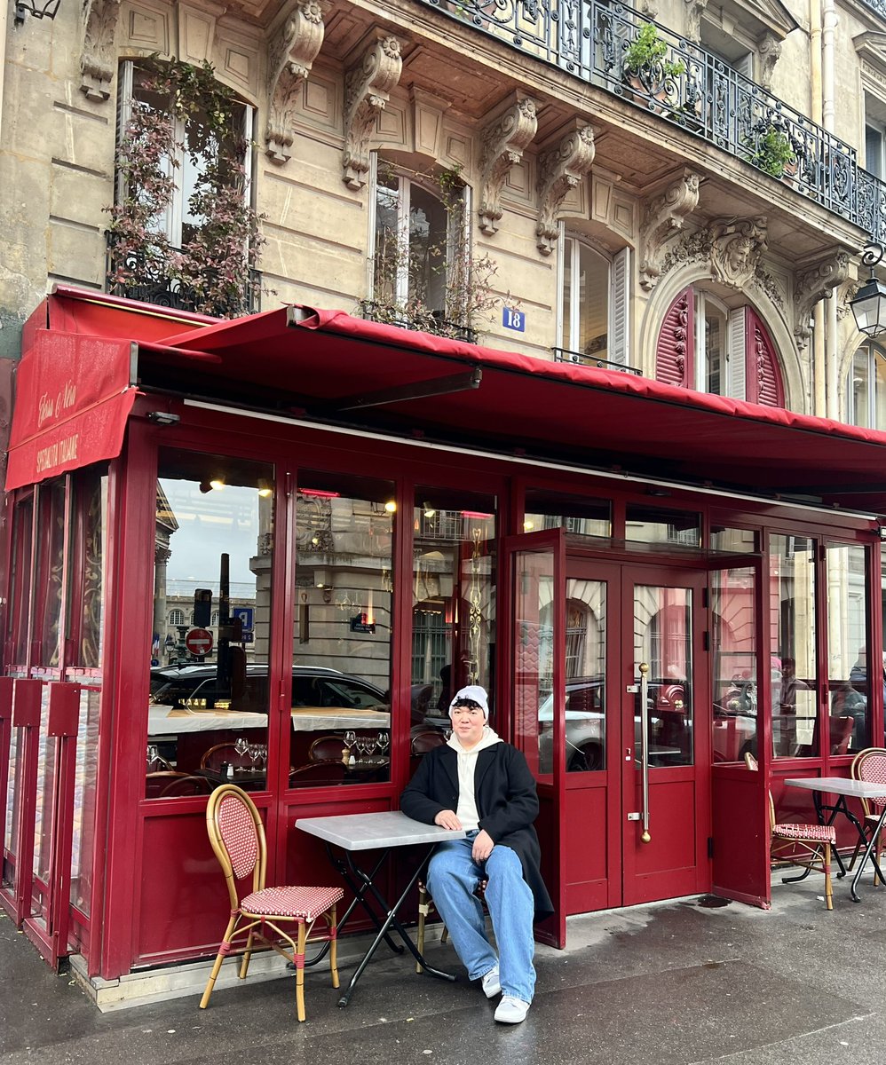 iammarkbryan's tweet photo. Emily on Paris Series made me visit this Restaurant and her Apartment in Paris 🇫🇷📸 https://t.co/NoYP8etxdh