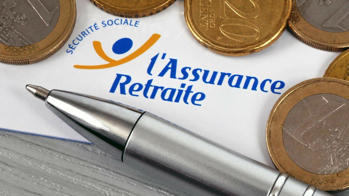 franceinfo's tweet image. Les pensions de retraite seront revalorisées de 2,2% au 1er janvier, annonce le ministère de l'Economie
➡️ l.francetvinfo.fr/jop