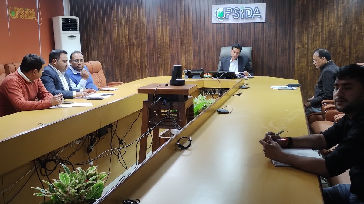 UPSIDA's tweet image. CEO UPSIDA Shri Mayur Maheshwari chaired a review meeting on IT initiatives, including E-Services, RoW, ROD, Disbursal, Marketplace, GIS, and OBPAS.

The discussions aimed at streamlining operations and improving user experience.

#UPSIDA #eService #GIS #Obpas