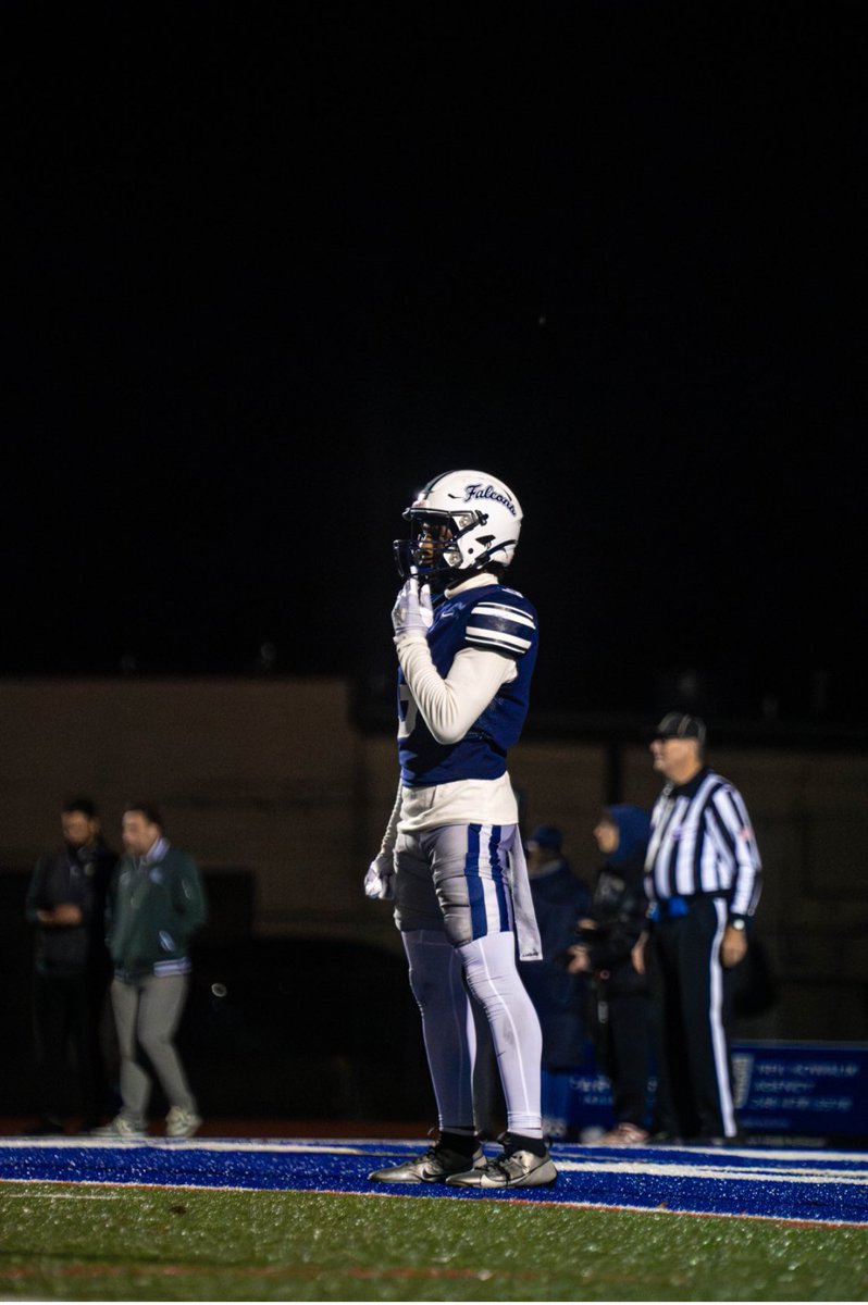 -922 total yards
15 touchdowns 
5 pbu’s
1 int 
33 tackles
 hudl.com/v/2RCUpJ
