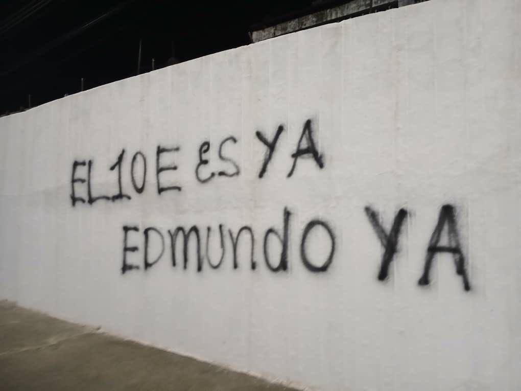 ElGeorgeHarris's tweet photo. Las calles de Venezuela expresan el cambio. #VenezuelaTieneNuevoPresidenteYA https://t.co/53ttRETAbP