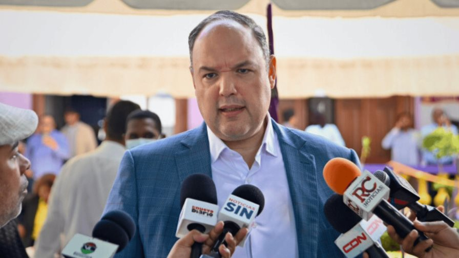 informateyard's tweet photo. Santo Domingo: El exsenador de Barahona José del Castillo Saviñón interpuso una demanda contra el Partido de la Liberación Dominicana (PLD) por la asignación final de los miembros del Comité Político (CP). https://t.co/NJtc4cFDlJ