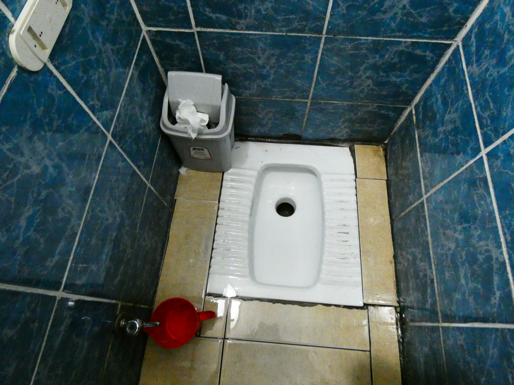 rasen_t's tweet photo. #オタク変な物ばっかり撮るシリーズ

どこに行っても、トイレがあると撮りがち。
鑑賞用には汚くて変わってるほどうれしいが、実際使うならきれいな水洗の洋式がいい。 https://t.co/Q3v40zTPfx