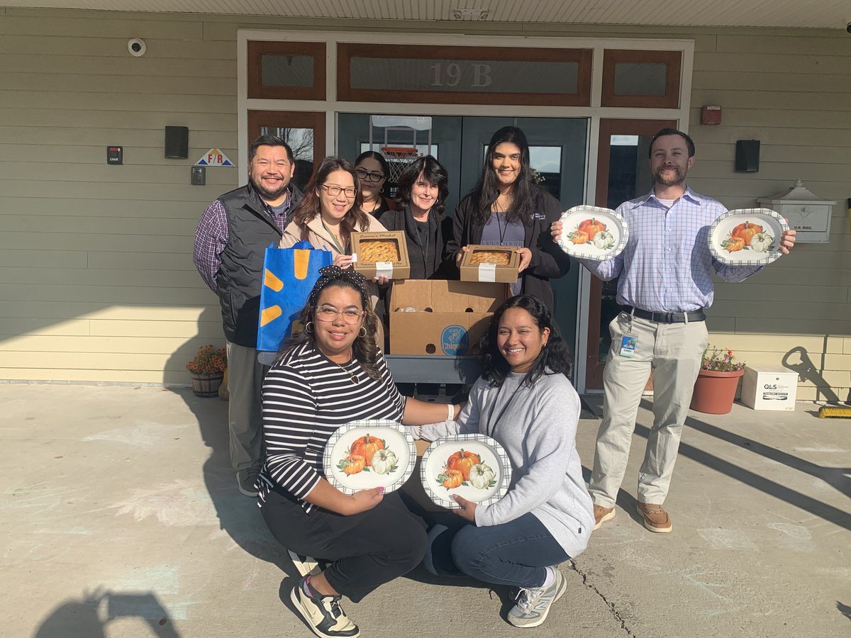 CompoSecure's tweet photo. π¦ Two weeks ago, members of the CompoSecure team donated Turkey meals to The Center for Great Expectations for Thanksgiving.
We are fortunate to partner with organizations that make New Jersey a safer and healthier place for all. #CompoCares
https://t.co/Ps9GsWwHkL https://t.co/5Nd6ooZDk9