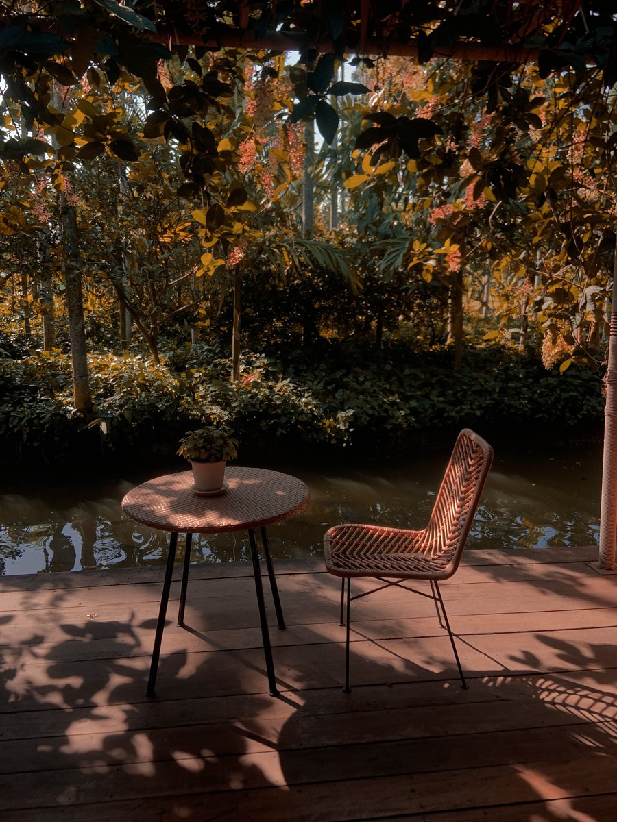 arttthoughts's tweet photo. a coffee break https://t.co/Q4Jev1y3zQ
