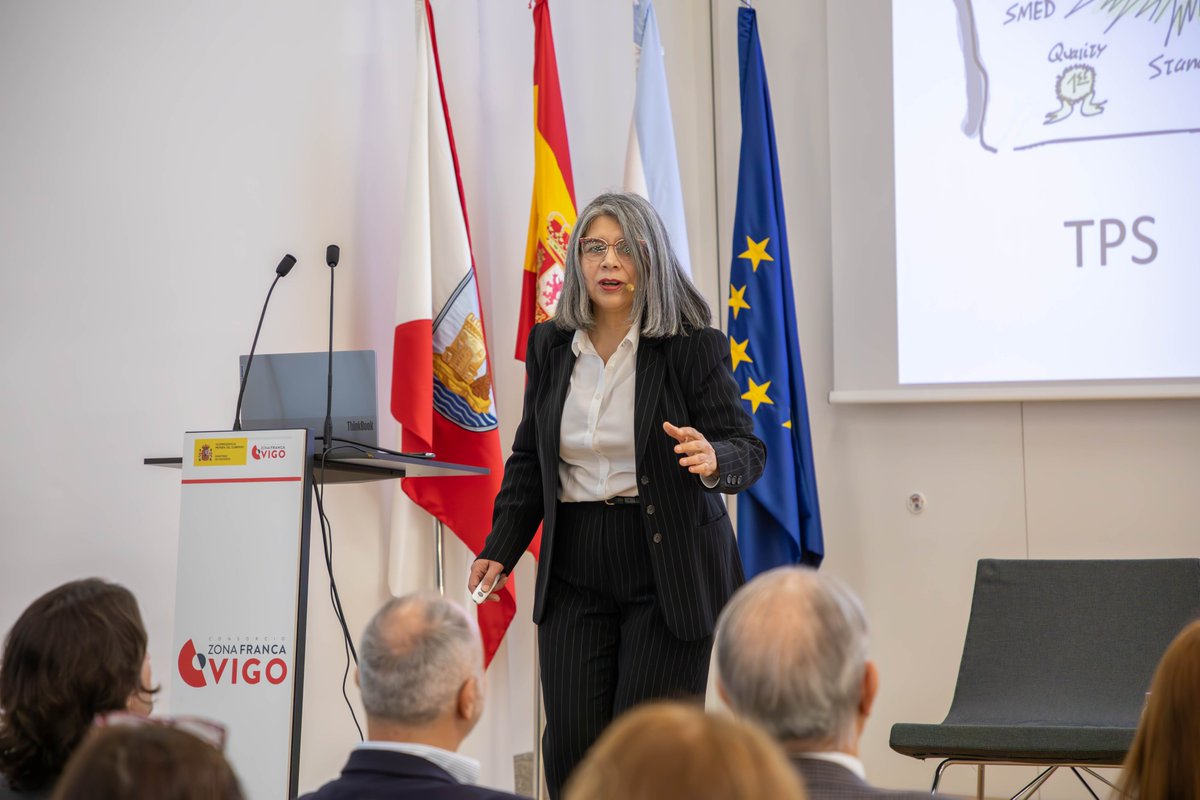 zonafrancavigo's tweet photo. Hoy en el Consorcio realizamos la primera actividad de la incubadora de Alta Tecnología #STARTTIC, impulsada por #ZFV, @Gradiant y @camarapvv. La experta internacional Norma Acevedo compartió con nosotros la metodología #AGILE a través del #WORKSHOP 📈
#EUROPASESIENTE #FONDOSEU https://t.co/VJEZDEU3pU