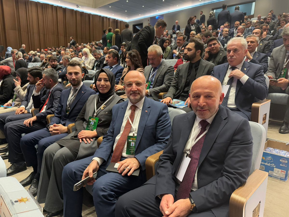 AkGenclikAfyon's tweet photo. İl Gençlik Kolları Başkanımız Mehmet Emin İntepe İl Başkanımız Av. Turgay Şahin, Kadın Kolları Başkanımız Dilek Hanım Çengel ve İl Genel Meclisi Başkanımız Mehmet Siper ile birlikte 168.  Genişletilmiş İl Başkanları toplantısına katılım sağladılar. https://t.co/HEvSgLtbCI
